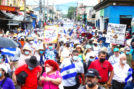 El Salvador: Organizando Clandestinamente en la Industria