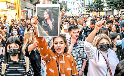 Irán: Protestas Mundiales Contra el Sexismo Fascista