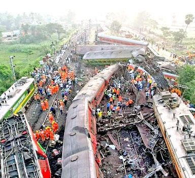 India: Las Masas Responden al Desastre del Tren