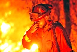 Bomberos Presos En Primera Línea: La Superexplotación Racista Del Capitalismo