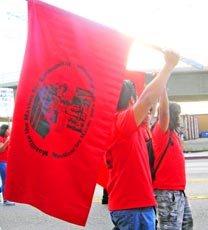 EE.UU.: Día de la Bandera, Los Trabajadores No Necesitan Reyes, Ni Capitalistas, Ni Naciones