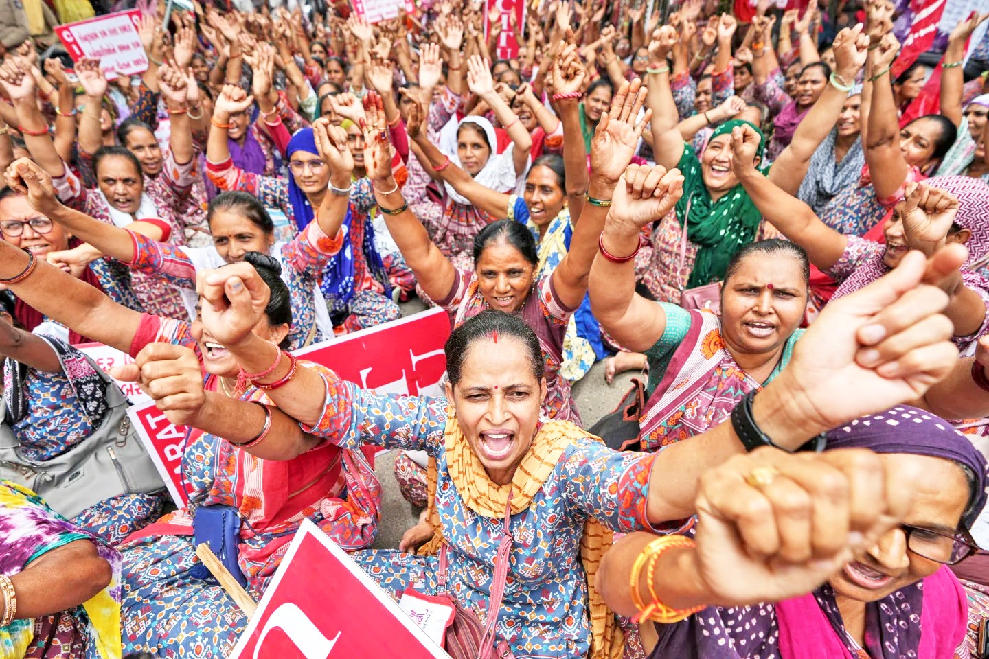 India: Bandera Roja en La Huelga General Masiva del 9 de Julio