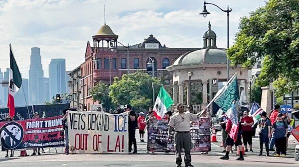 Militares En Servicio Activo y Veteranos Estadounidenses Cuestionan El Racismo Anti-inmigrante Del Ejército Estadounidense