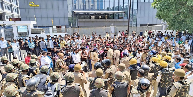 India: Trabajadores Automotriz Debaten La Guerra En Irán y La Revolución Comunista