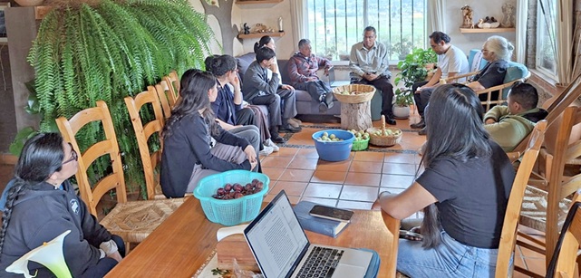 Jóvenes Camaradas En México Discuten La Lucha Comunista y La Naturaleza Humana